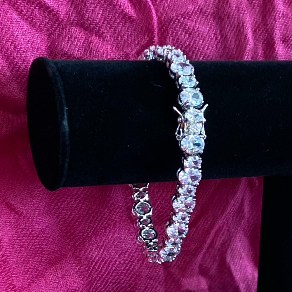 New! Bold And Beautiful Diamond Tennis Bracelet - Picture 4 of 8